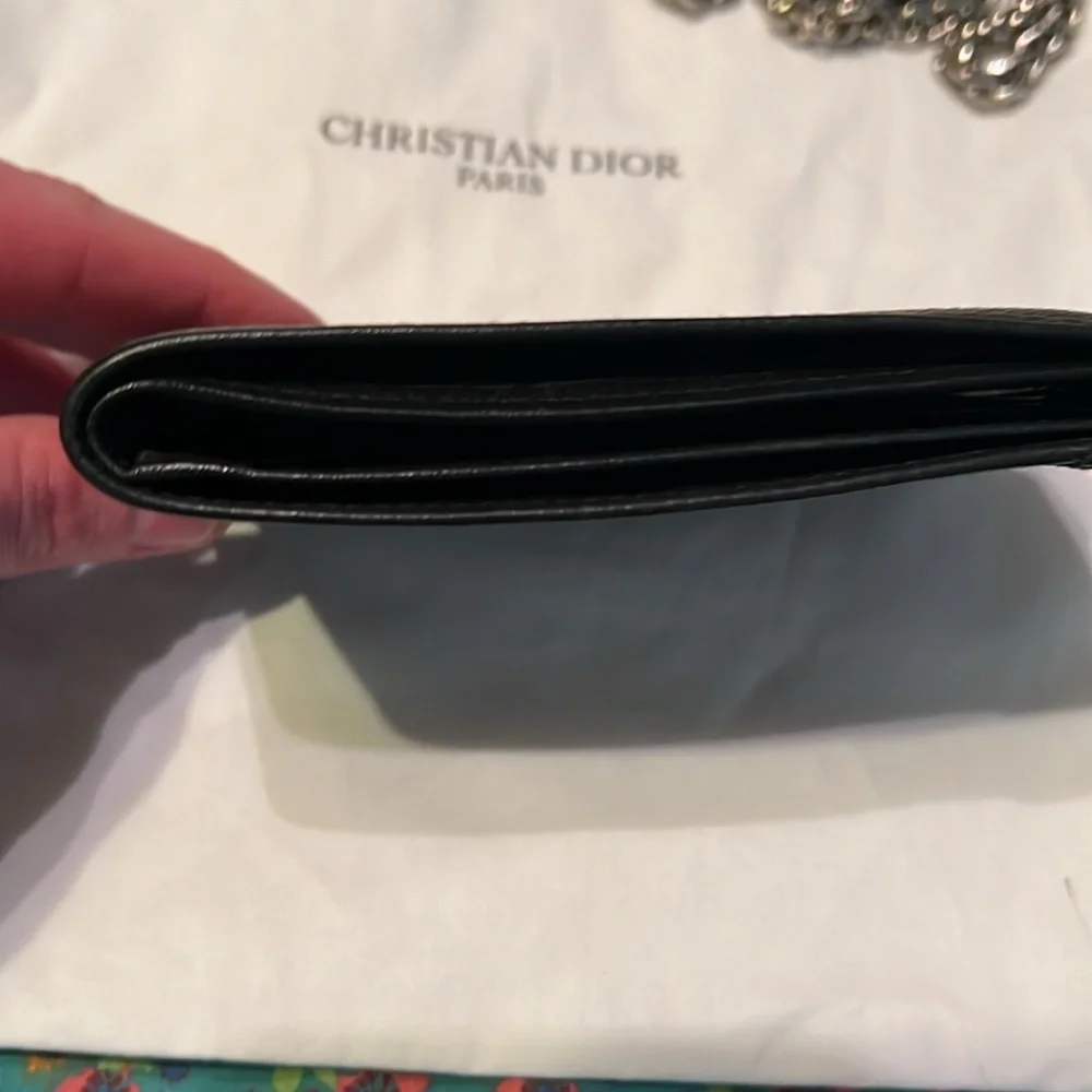 100% AUTHENTIC & PRISTINE💕VINTAGE DIOR WALLET W/CROSSBODY CHAIN💗💗💗